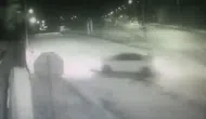 Reyhanlı'da kontrolden çıkan otomobil evin duvarını yıktı