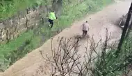 Samsun Kavak'ta şiddetli yağış yolları dereye çevirdi