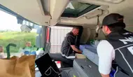 İskenderun’da tırın yatak altına gizlenmiş milyonluk sevkiyat yakalandı