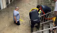 Edirne’de aniden bastıran sağanak esnafı zor durumda bıraktı