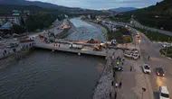 Tokat’ta Yeşilırmak taşkın riski nedeniyle köprü yıkılıyor