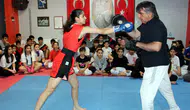 Depremzede Meyra ringlerde fırtına gibi esiyor