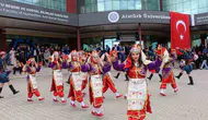 Oltu’da 60 genç yeni hayatına kep fırlatarak adım attı