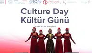 Anadolu Üniversitesi kampüsünde dünya turu