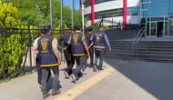 Okuldan çaldıkları paralarla soluğu dövmecide aldılar