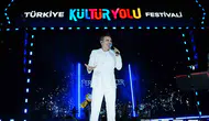 Ferhat Göçer Manisa Kültür Yolu Festivali’ni şarkılarıyla ısıttı