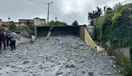 Sarıyer’de yokuş kâbusu Moloz kamyonu devrildi