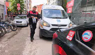 İnegöl sokaklarında polisten kaçan şüphelinin silahlı kovalamacası