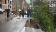 Gümüşhane'de ana cadde çöktü Trafik akışı durduruldu