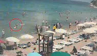 Kuşadası'nda boğulma tehlikesi geçiren turisti vatandaşlar son anda kurtardı