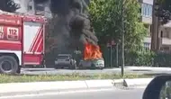 Beylikdüzü’nde park halindeki elektrikli otomobil alevlere teslim oldu