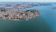 İstanbul Boğazı’nda beklenmedik turkuaz renk değişimi