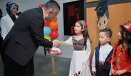 Esenyurtlu minikler mezuniyet heyecanını sahnede yaşadı