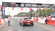 Kepez’de lastik yakan drag tutkunları piste çıktı