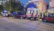 Cide sahil yolunda motosiklet ve otomobil çarpıştı