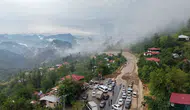 Adana Kozan yolunda heyelan trafiği kesti