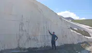 Haziran ayında Hakkari yaylalarında beş metre kar sürprizi