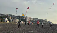 Zonguldak sahiline umut uçurtmalarıyla mesaj gönderdiler
