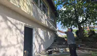 Müdür koltuğu bıraktı boya fırçasını eline aldı