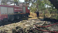 Aksaray’da bahçedeki ot yangını eve sıçradı