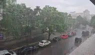 Çankaya’da ceviz büyüklüğünde dolu yağışı hayatı felç etti