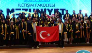 Malatya'da genç iletişimciler diplomalarını havaya fırlattı