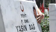 Ankara Cebeci Şehitliği'nde hüzünlü Babalar Günü ziyareti