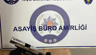 Keşan çarşısında korku dolu anlar Silahlı iki genç yakalandı