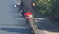 Alanya trafiğinde akıllara durgunluk veren motosiklet şovu