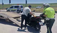 Alaca kavşağında motosikletli sürücü otomobille çarpıştı