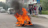 Tamirden çıkan motosiklet yolda alev topuna döndü