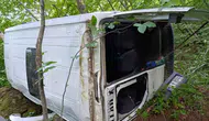 Ordu Kumru’da yolcu minibüsü uçuruma devrildi