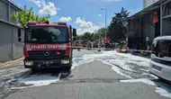 Sultangazi’de avize atölyesinde çıkan yangın mahalleyi duman altında bıraktı