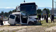 Isparta'da tur otobüsüyle çarpışan genç sürücü hayatını kaybetti