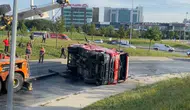 Bağcılar’da kaza yapan itfaiye aracı trafiği kilitledi
