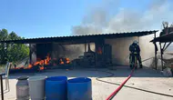 Serik’te besicinin konteyneri alevlere teslim oldu