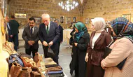 Bayburtlu kursiyerlerin el emeği Taşhan’da sergileniyor