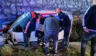 Sungurlu’da sürücü kontrolü kaybetti araç duvardan aşağı çakıldı