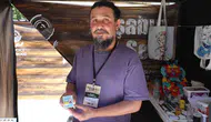 Doğadan topladığı atıkları sanat eserine dönüştürüyor