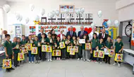 Düzce’de karneler dağıtıldı valilikten öğrencilere tatil mesajı geldi