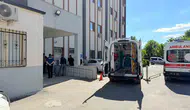 Kahta yolunda motosiklet virajı alamadı