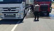 Bingöl yolunda tırın lastikleri bir anda tutuştu
