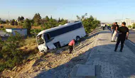 Malatya yolunda servis aracı şarampole uçtu