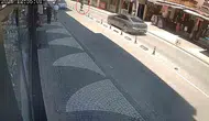 Karasu'da otomobil engelli yayaya çarptı