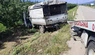Yalvaç yolunda kamyonet yoldan çıktı bir kişi yaralandı