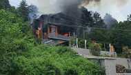 İnebolu'da alevlerin sardığı villada mahsur kalan kadın son anda kurtarıldı