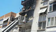Karabağlar’da apartman yangını 6 kişi kurtarıldı