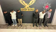 Kendini başkan tanıtıp AVM bastılar