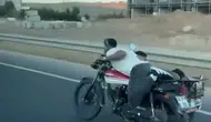 Elazığ trafiğinde yürekleri ağza getiren motosiklet yolculuğu