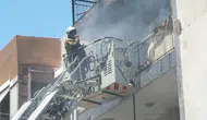 İzmir Karabağlar’da apartman yangını paniği